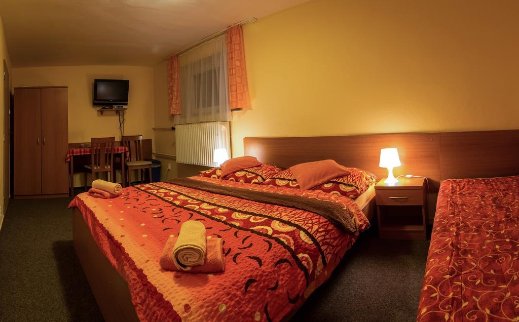 Privat Baja Hotel Liptovský Mikuláš Buitenkant foto