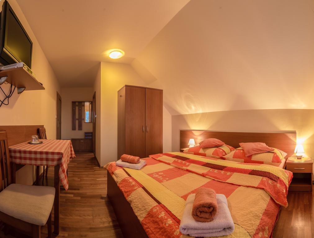 Privat Baja Hotel Liptovský Mikuláš Kamer foto
