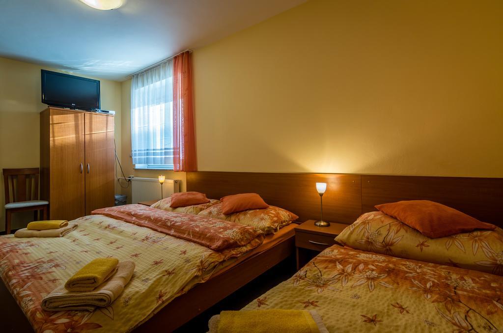 Privat Baja Hotel Liptovský Mikuláš Buitenkant foto